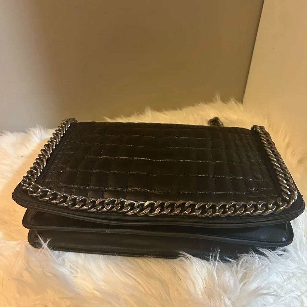 Zara Elegant Black Croc-Embossed Chain Bag